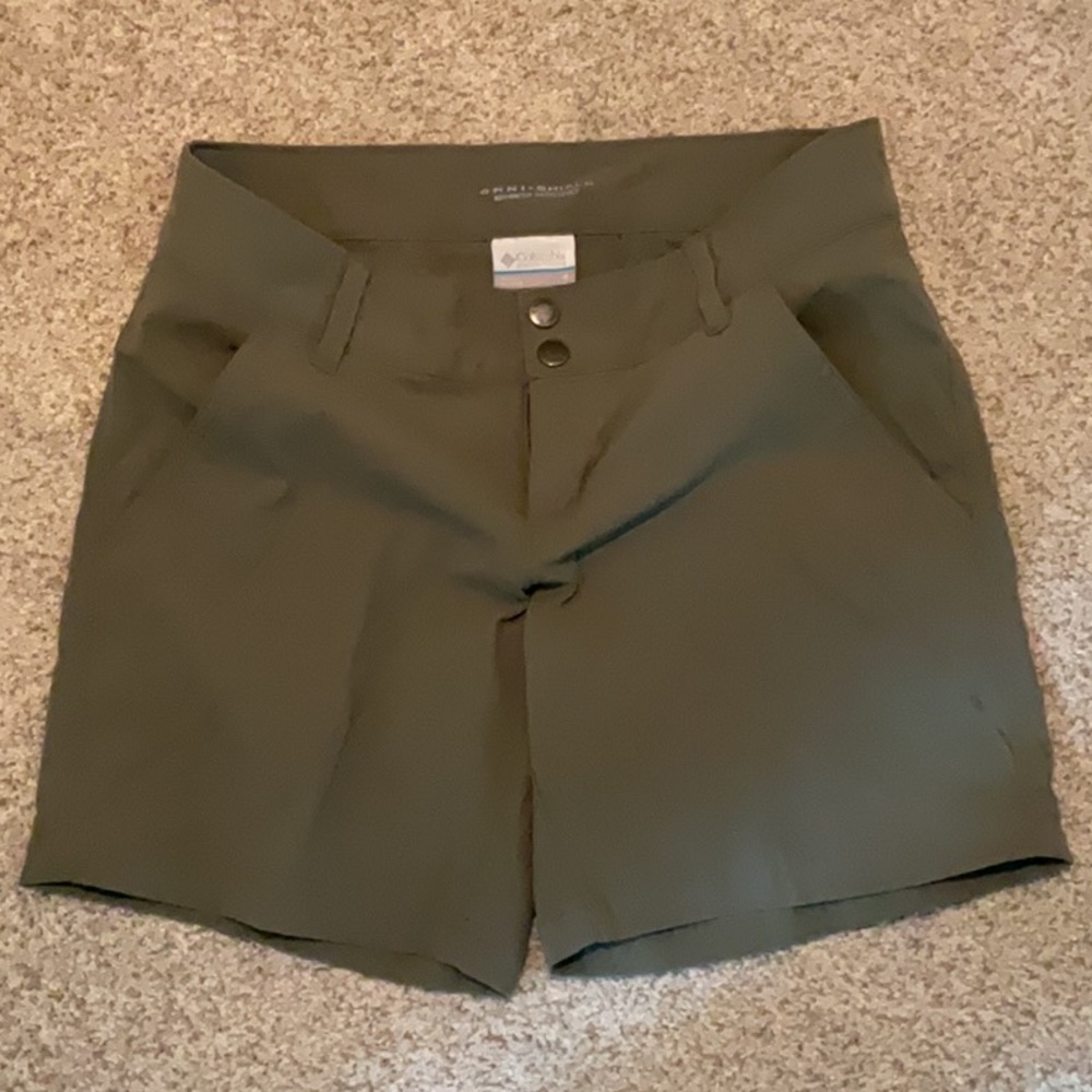 Columbia  Dark Green Women's Cargo Shorts